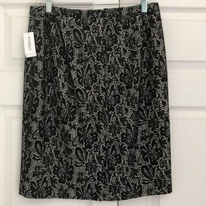 Dressbarn black-white Jacquard skirt